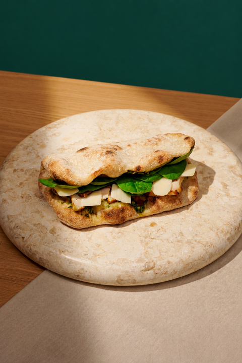 Pinsa Poulet Pesto Aubergine